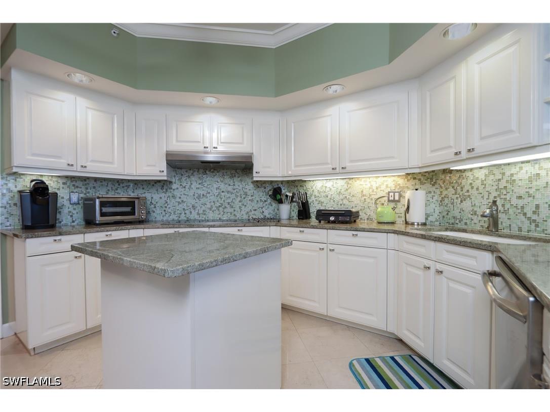 8990 Bay Colony Drive #1002 Naples FL 34108 226019419 image8