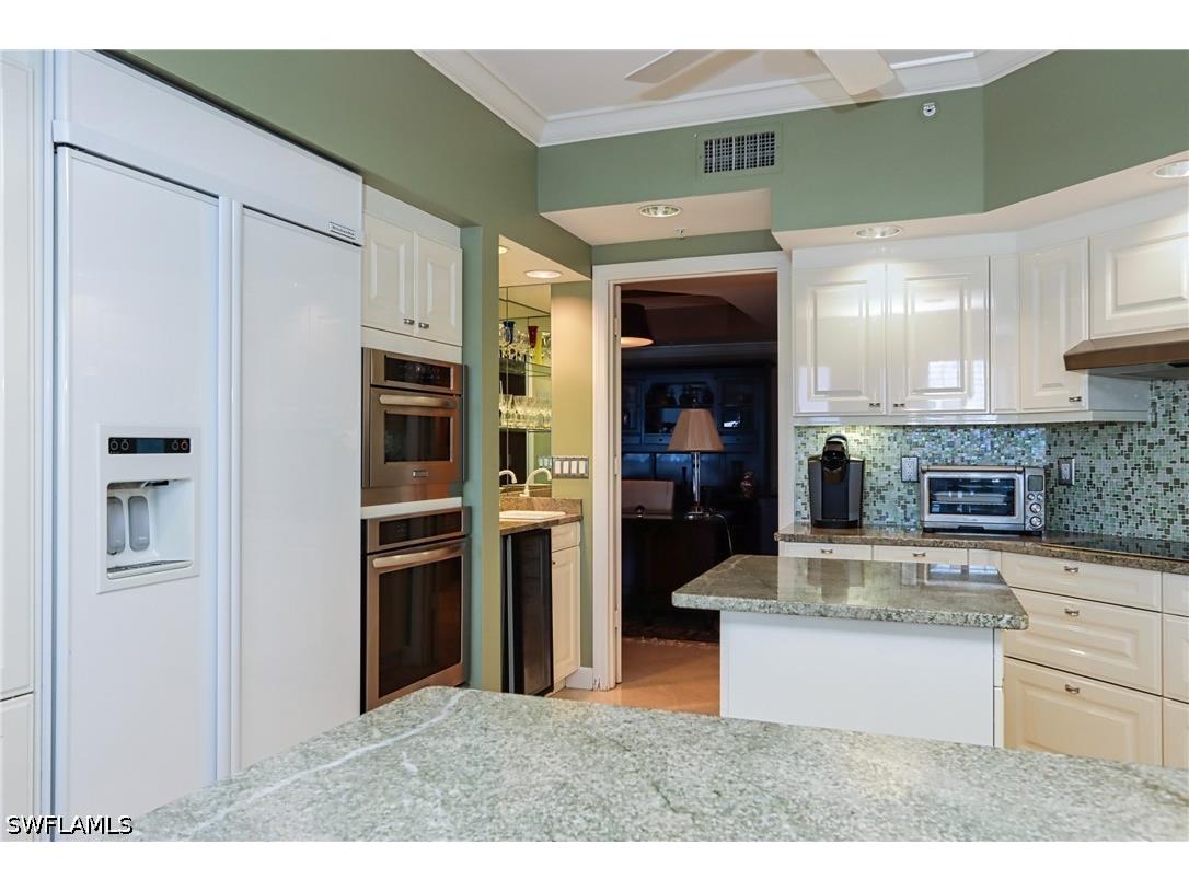 8990 Bay Colony Drive #1002 Naples FL 34108 226019419 image9