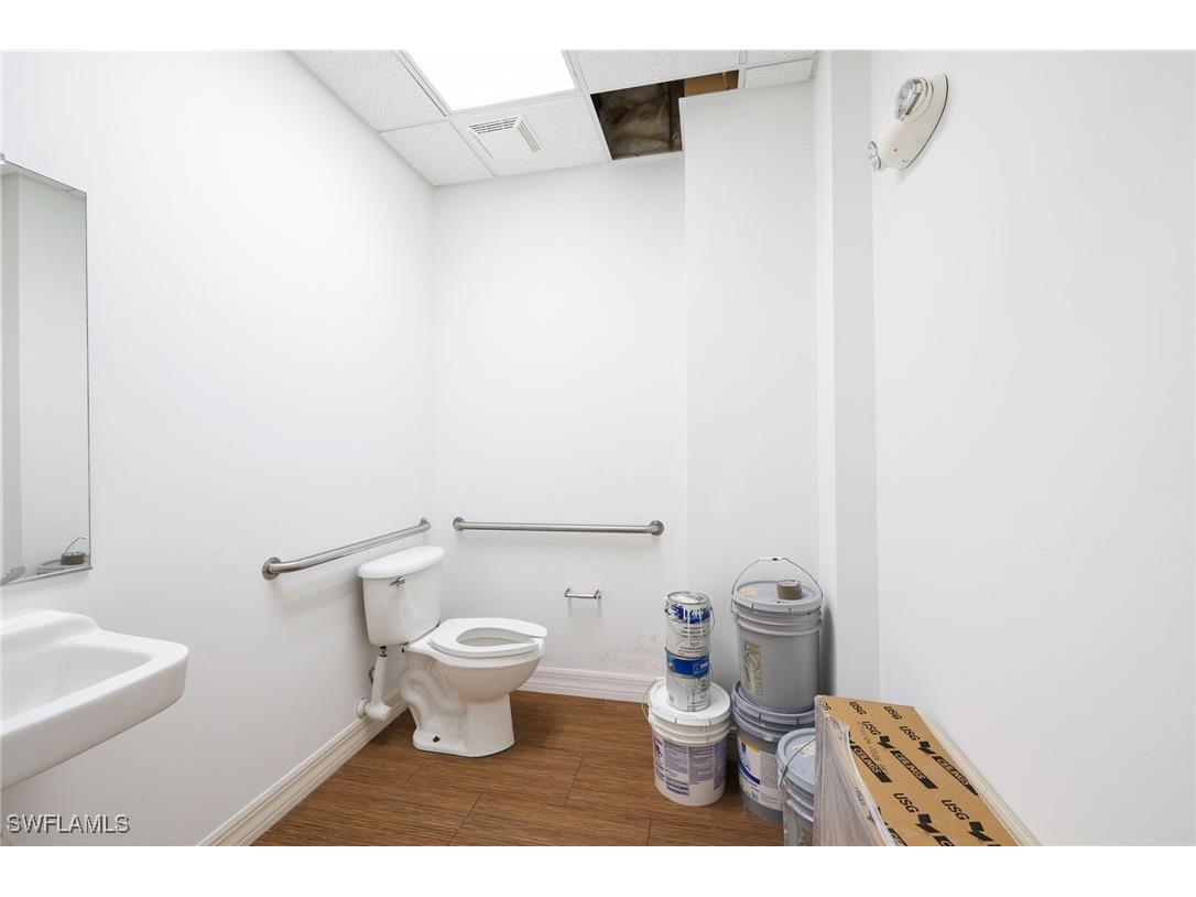 8991 Daniels Center Drive #103 & 104 Fort Myers FL 33912 225050585 image6