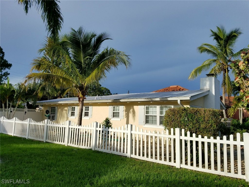 9 4th Street Bonita Springs FL 34134 224101471 image1