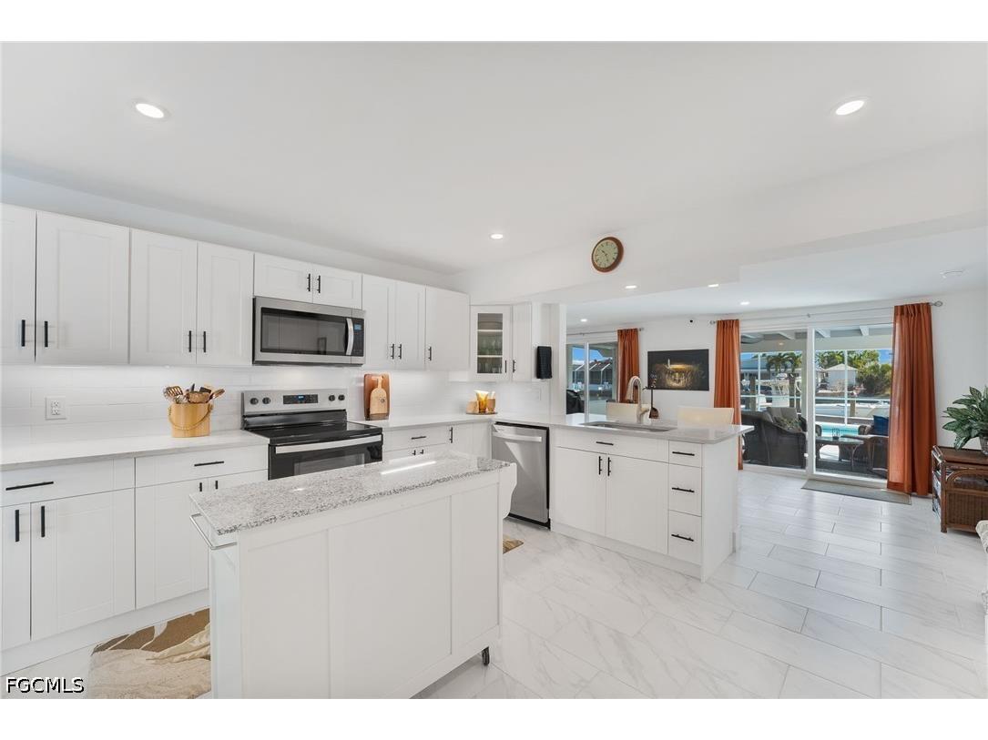 9 Fairview Boulevard Fort Myers Beach FL 33931 2026015718 image10