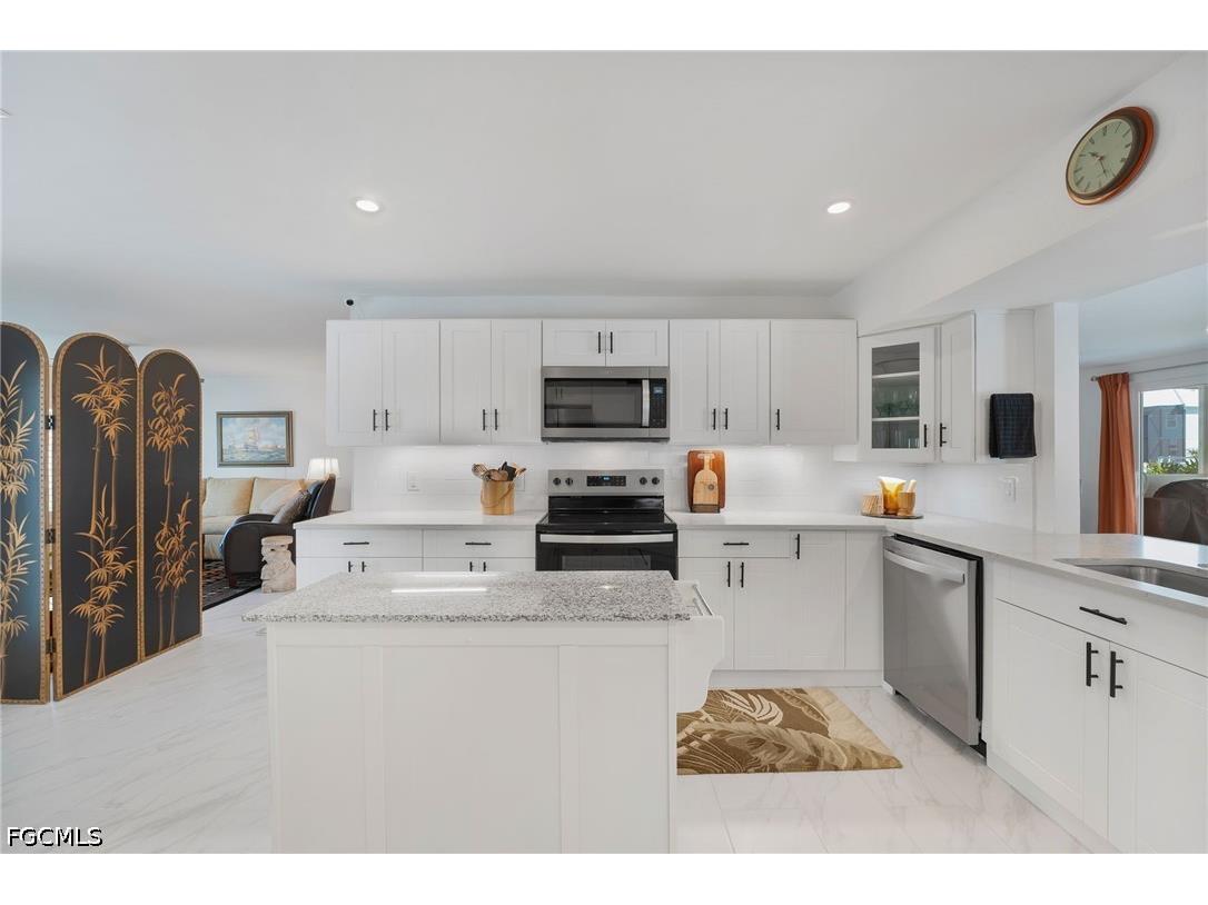 9 Fairview Boulevard Fort Myers Beach FL 33931 2026015718 image12