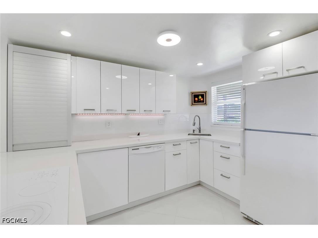 9 High Point Circle N #102 Naples FL 34103 2026018339 image6
