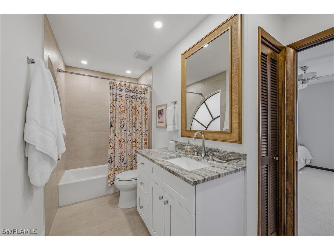 9 Las Brisas Way #10 Naples FL 34108 226006070 image18