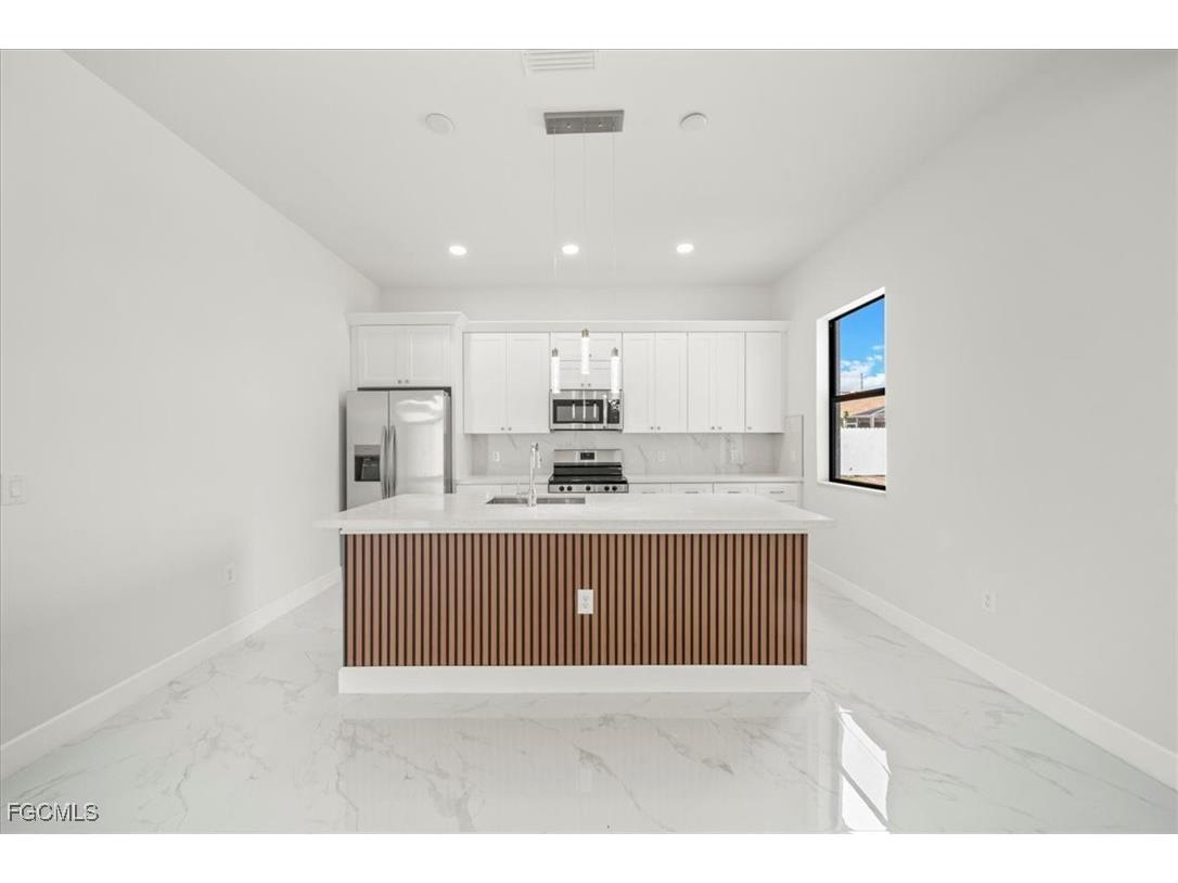 9 NW 14th Place Cape Coral FL 33993 2025022691 image2