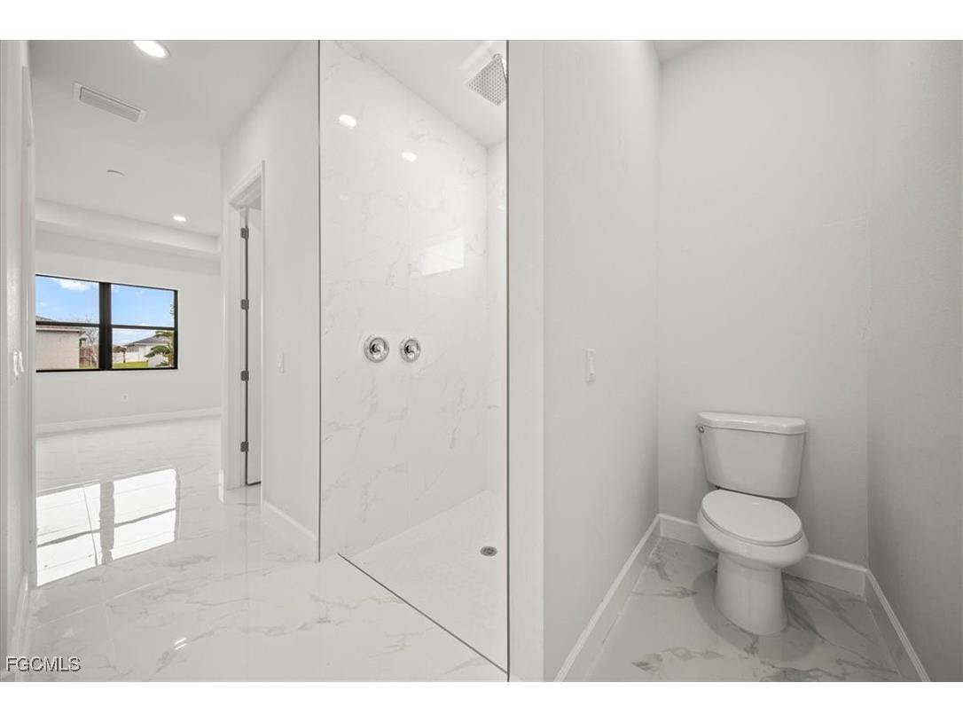 9 NW 14th Place Cape Coral FL 33993 2025022691 image20