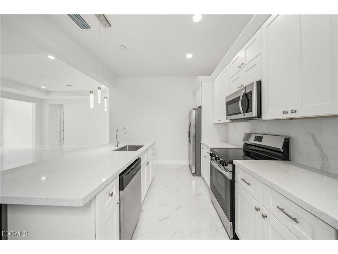 9 NW 14th Place Cape Coral FL 33993 2025022691 image6