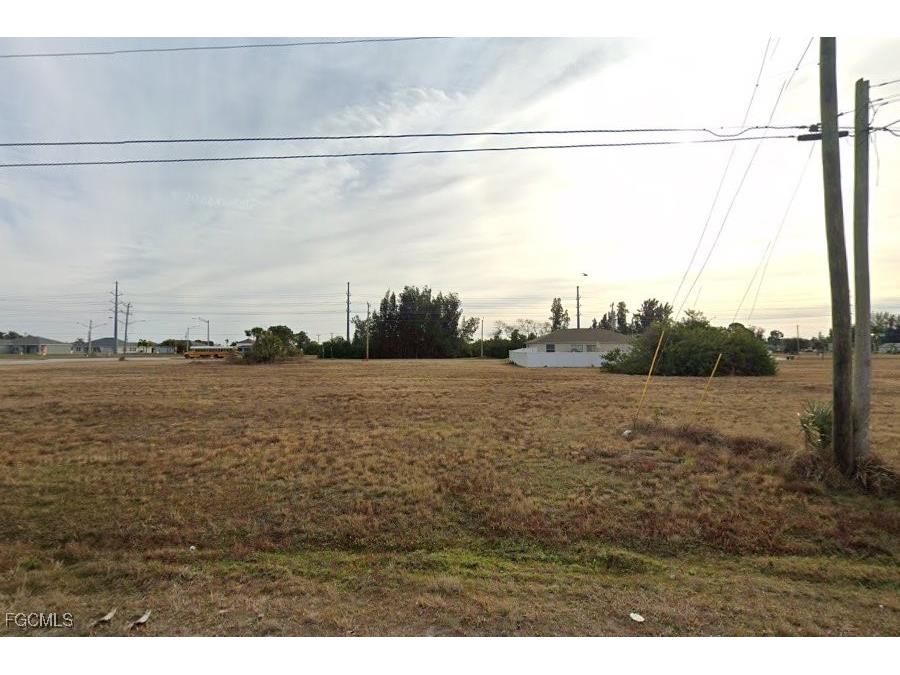 9 SW 24th Place Cape Coral FL 33991 2025006532 image1