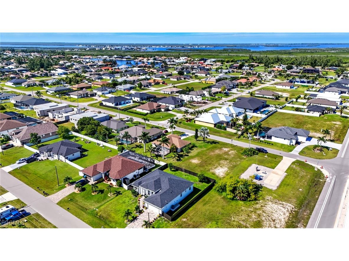 9 SW 37th Place Cape Coral FL 33991 2025010292 image10