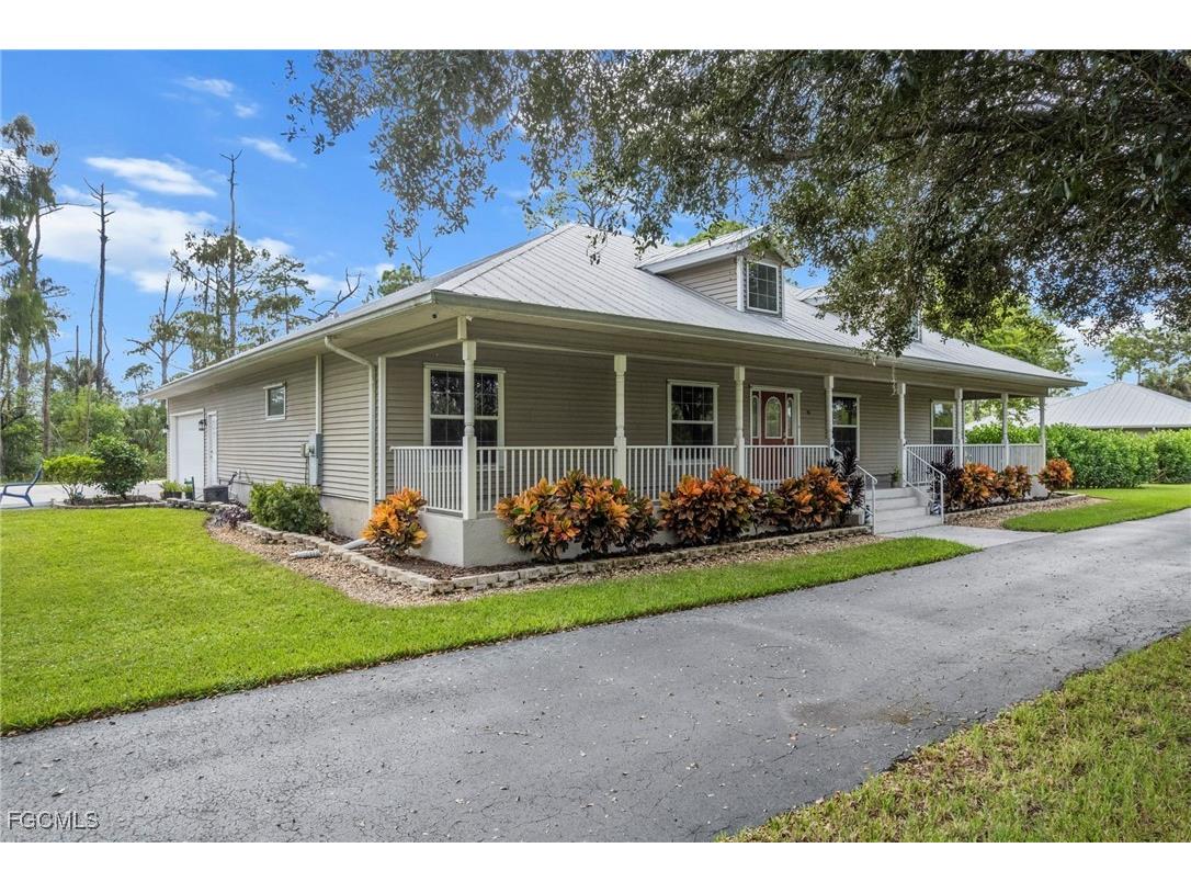 90 24th Avenue NE Naples FL 34120 2025013309 image1