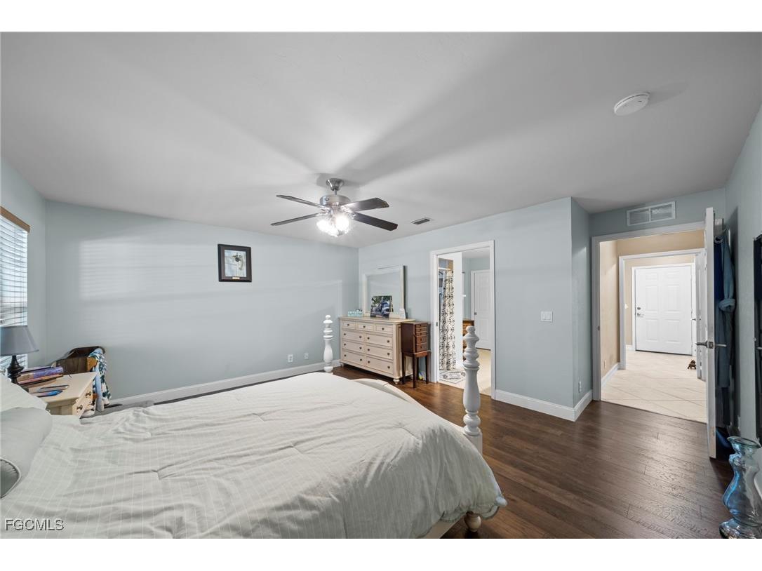 90 24th Avenue NE Naples FL 34120 2025013309 image15