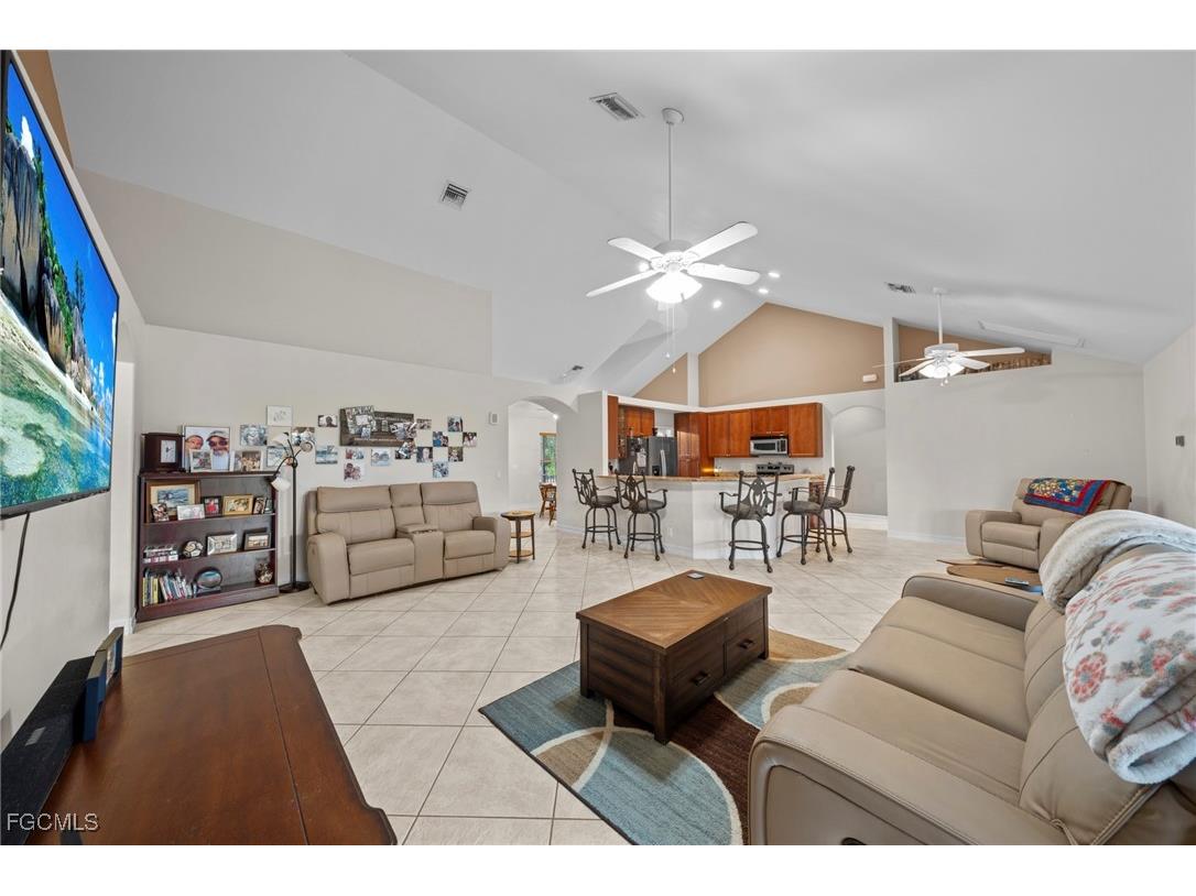 90 24th Avenue NE Naples FL 34120 2025013309 image3