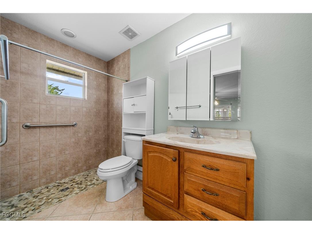 90 24th Avenue NE Naples FL 34120 2025013309 image39