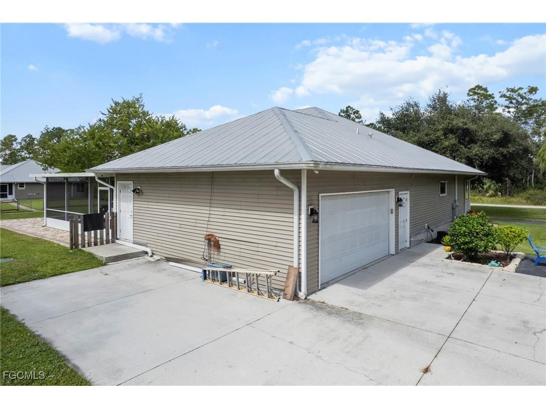 90 24th Avenue NE Naples FL 34120 2025013309 image44