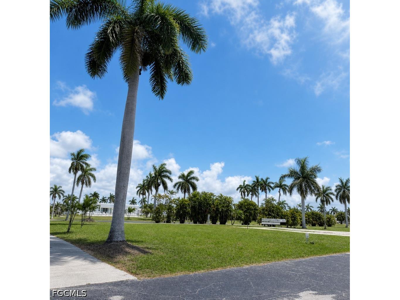90 Sycamore Lane Fort Myers FL 33908 2026022668 image1