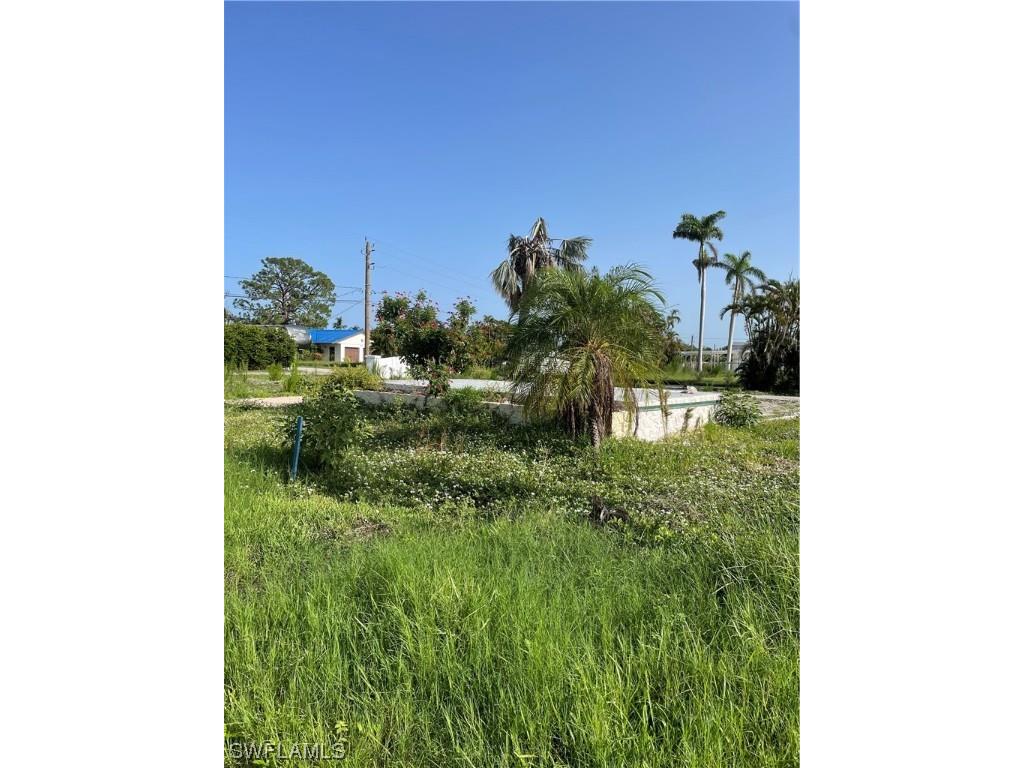 90 Sycamore Lane Fort Myers FL 33908 223053145 image1