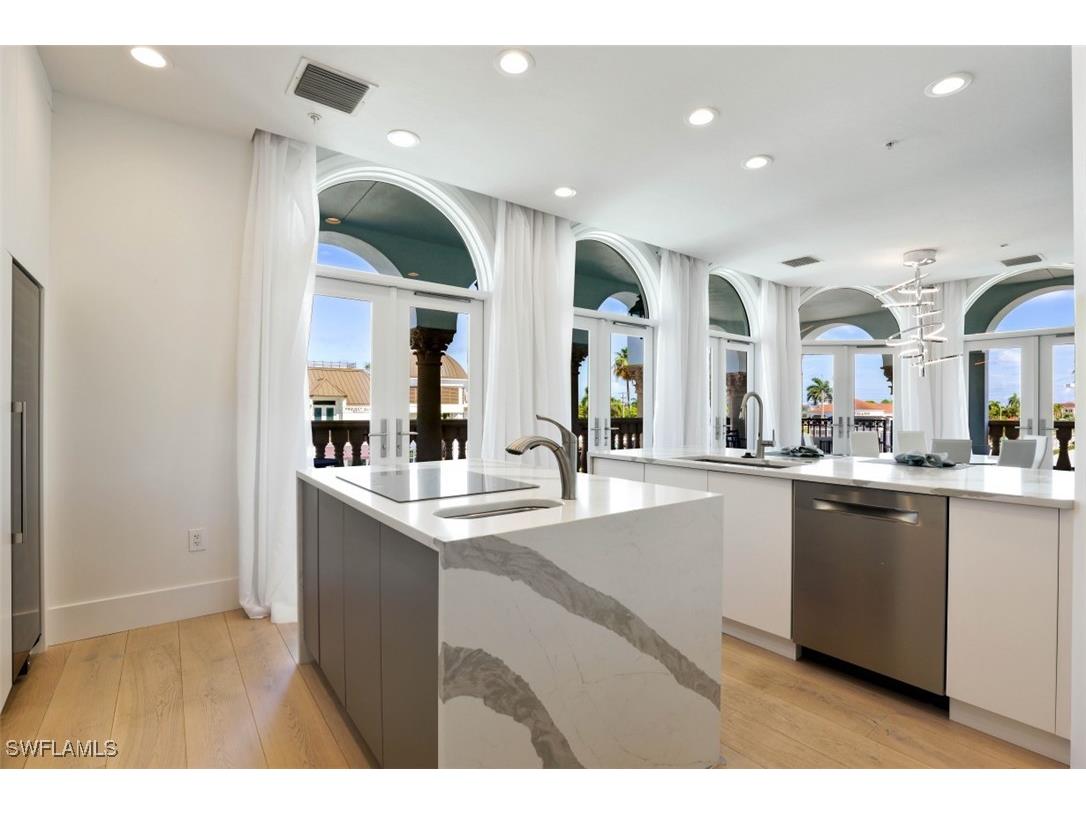 900 5th Avenue S #303 Naples FL 34102 226001313 image4