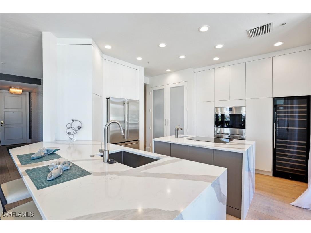 900 5th Avenue S #303 Naples FL 34102 226001313 image5