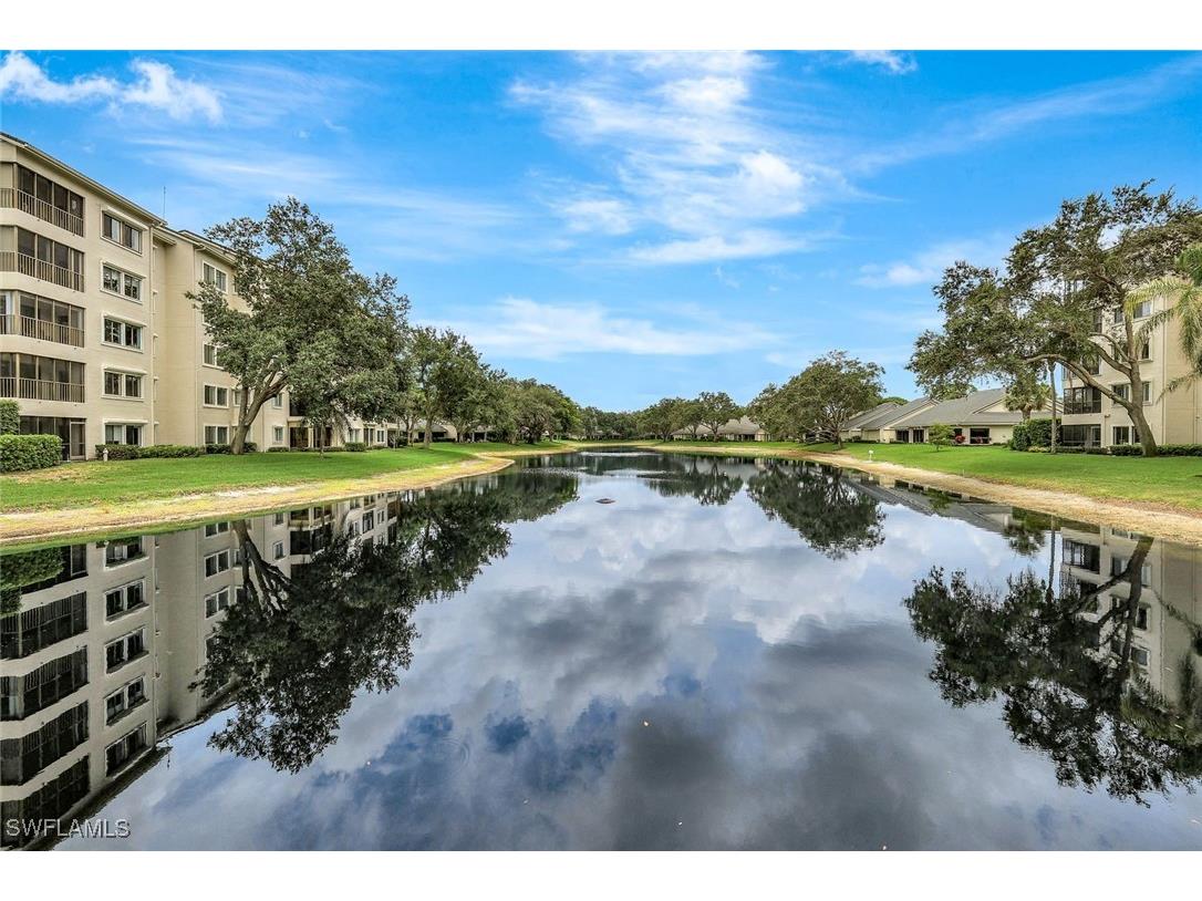 900 Arbor Lake Drive #207 Naples FL 34110 225060022 image1