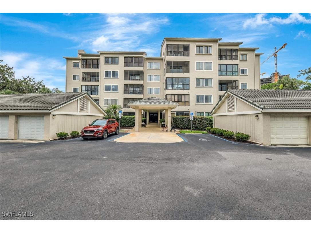 900 Arbor Lake Drive #207 Naples FL 34110 225060022 image2
