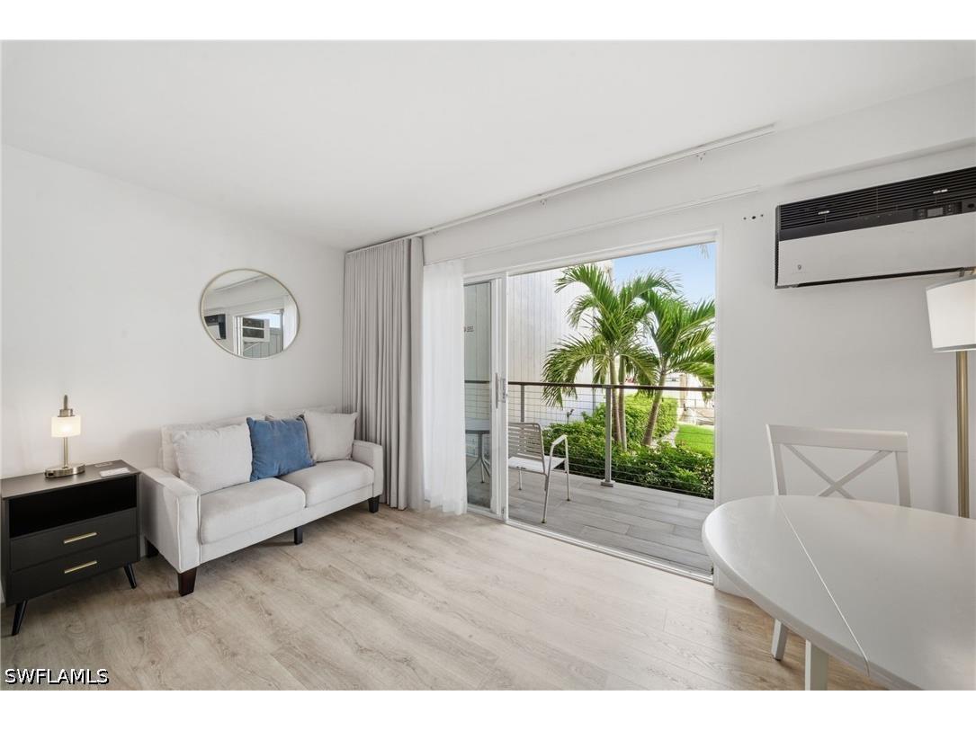 900 Broad Avenue S #117 Naples FL 34102 226019629 image2