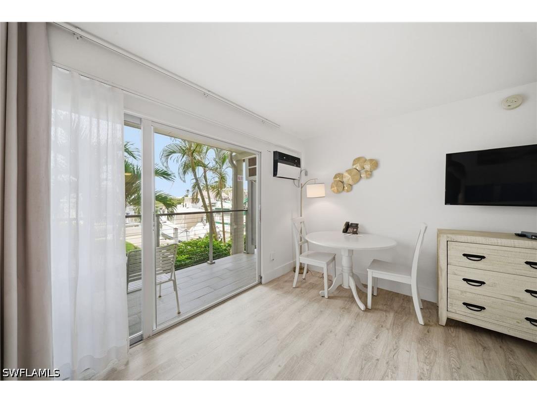 900 Broad Avenue S #117 Naples FL 34102 226019629 image28