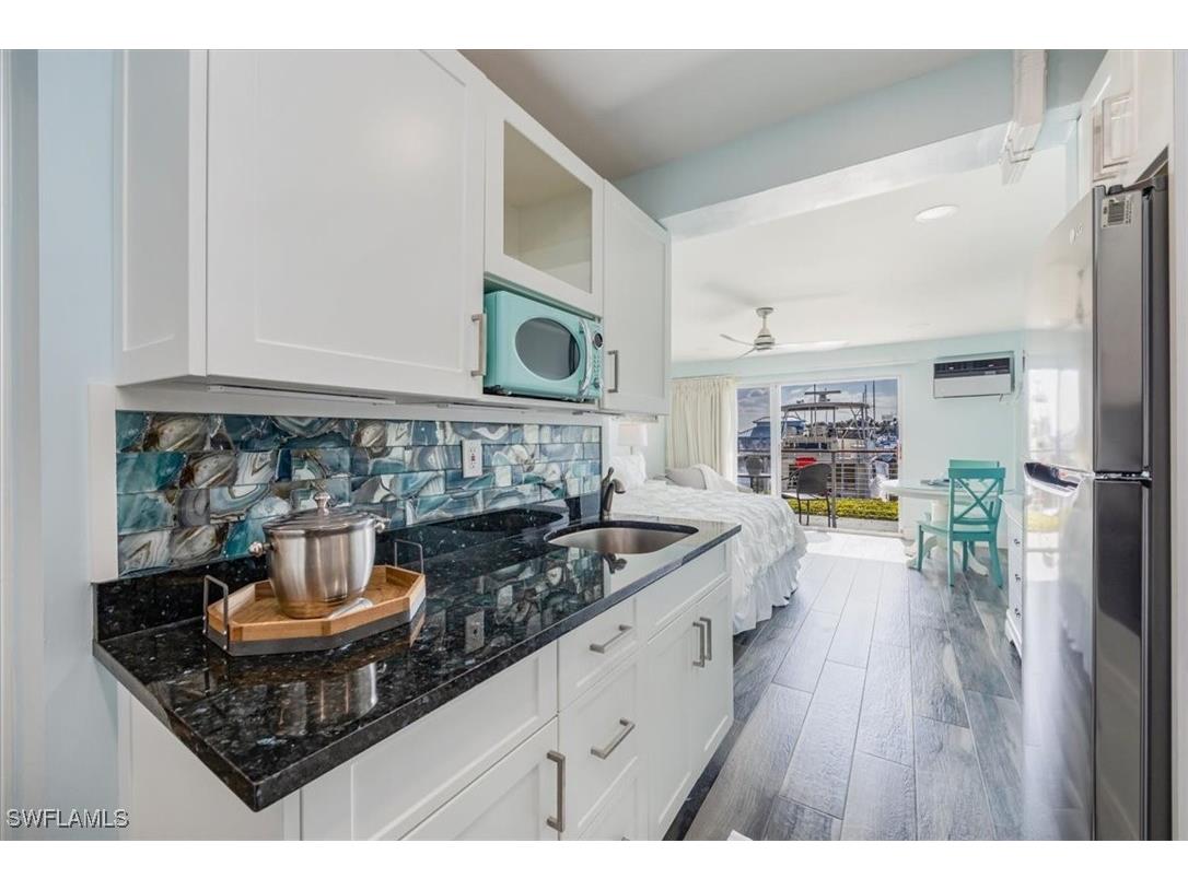 900 Broad Avenue S #125 Naples FL 34102 225077453 image5