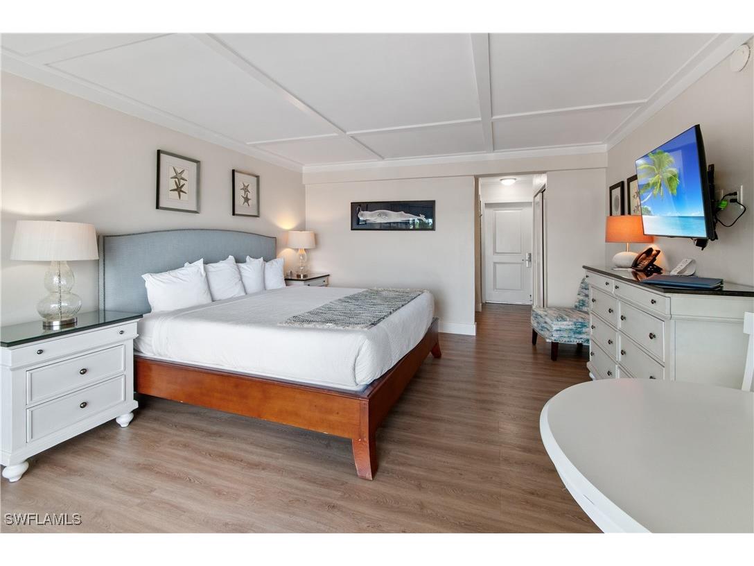 900 Broad Avenue S #133/134 Naples FL 34102 225067687 image10