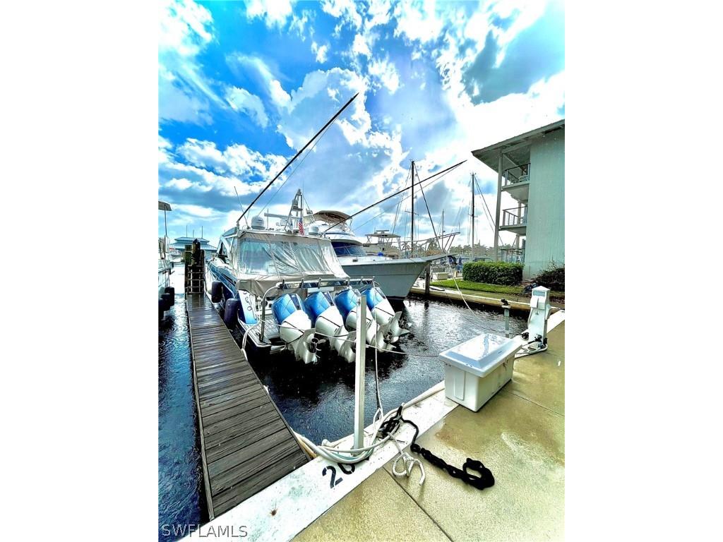 900 Broad Avenue S Naples FL 34102 222074978 image1