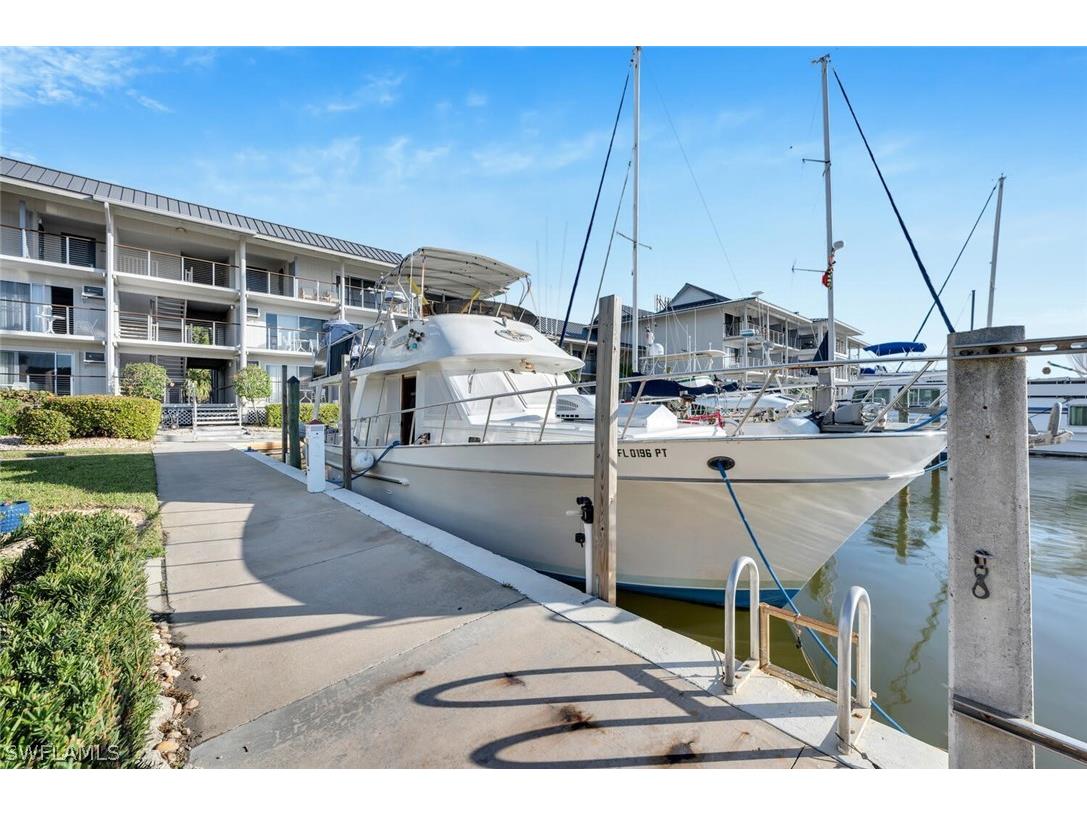 900 Broad Avenue S Naples FL 34102 223008473 image1