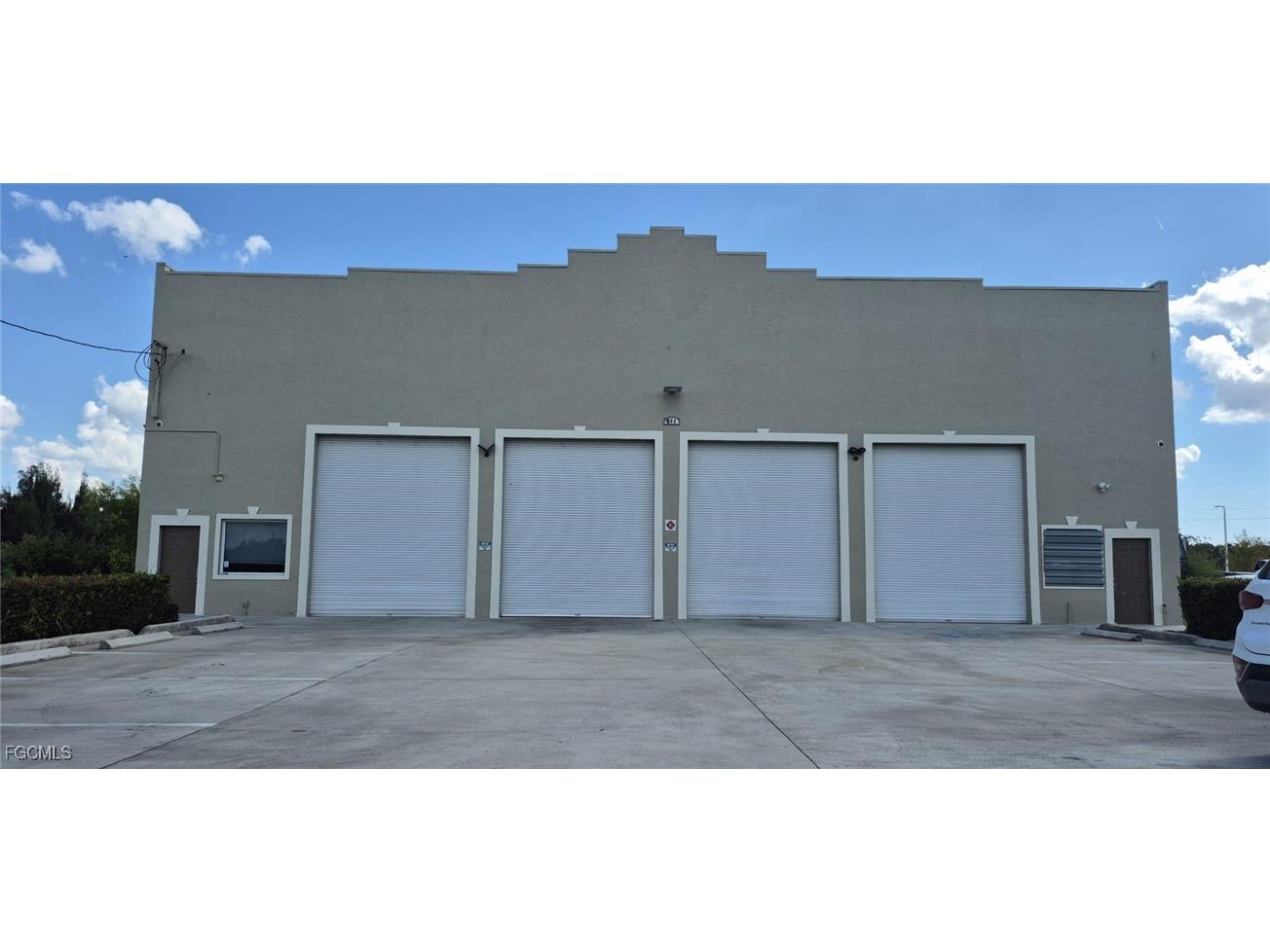 900 Ceitus Terrace Cape Coral FL 33991 2025014401 image1