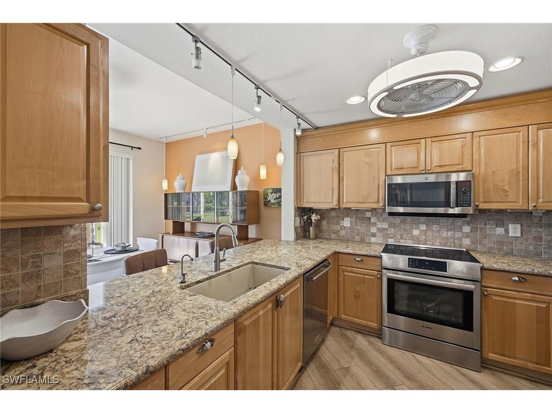 900 Diamond Circle #905 Naples FL 34110 225078661 image6