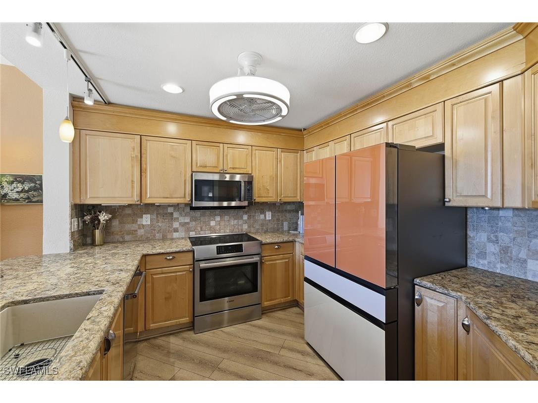 900 Diamond Circle #905 Naples FL 34110 225078661 image8