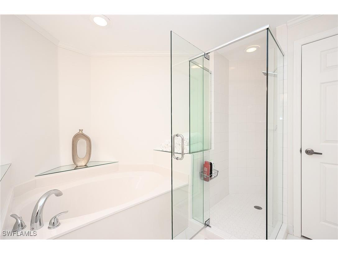 900 L Ambiance Circle #9-106 Naples FL 34108 225082068 image19