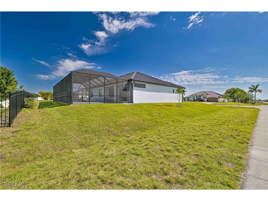 900 NW 12th Place Cape Coral FL 33993 225035832 image3