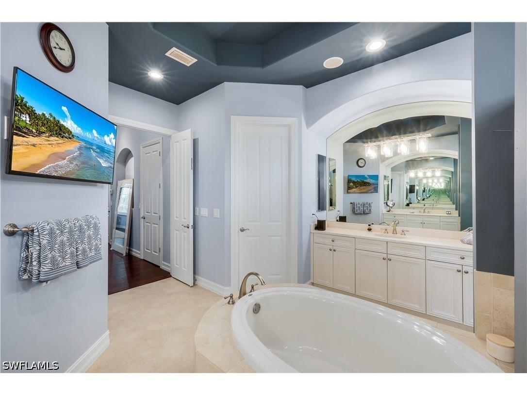 9002 Shenendoah Circle Naples FL 34113 226022175 image19