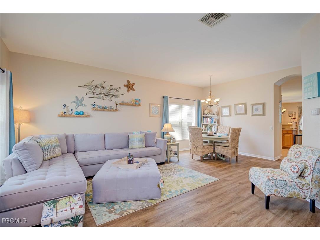 9005 Falcon Pointe Loop Fort Myers FL 33912 2025007311 image1