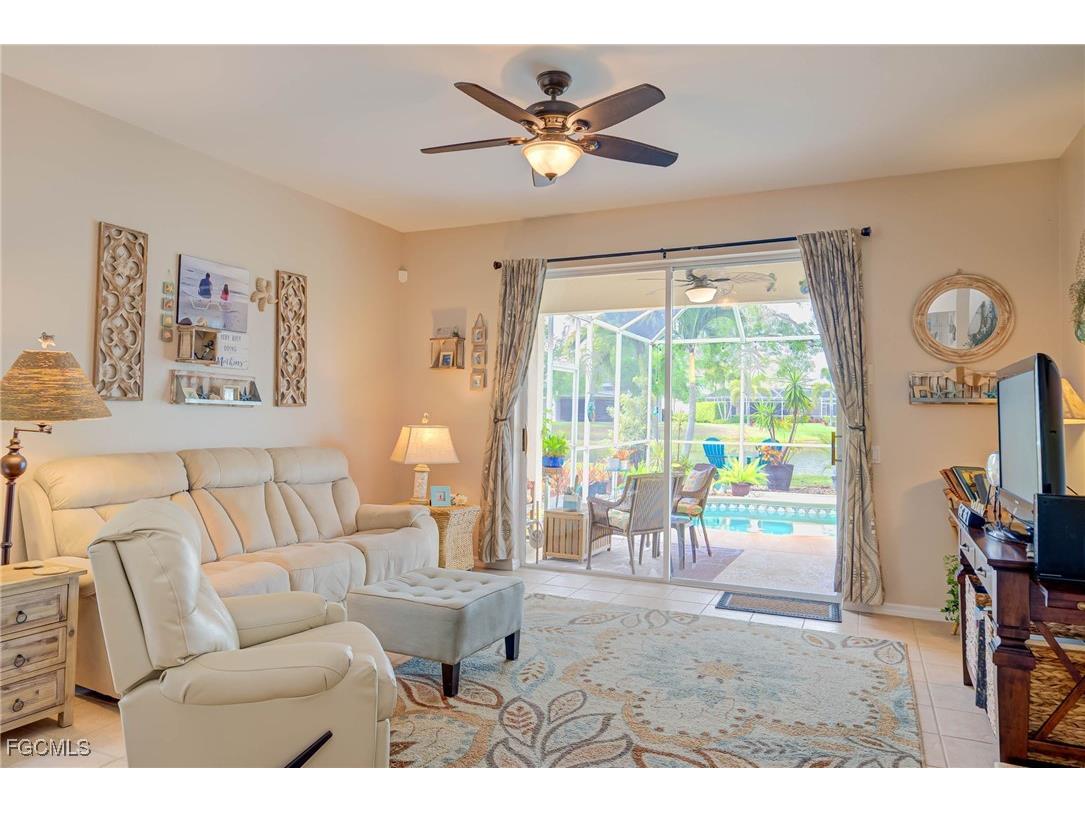 9005 Falcon Pointe Loop Fort Myers FL 33912 2025007311 image10