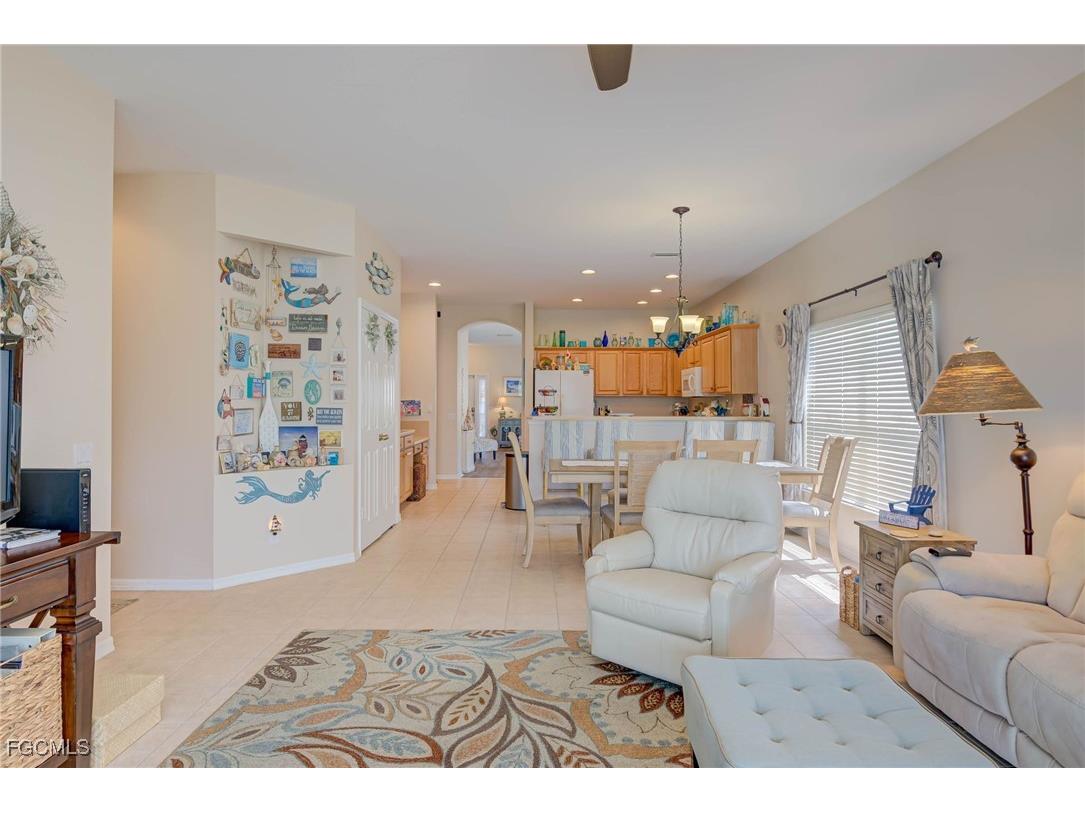 9005 Falcon Pointe Loop Fort Myers FL 33912 2025007311 image12