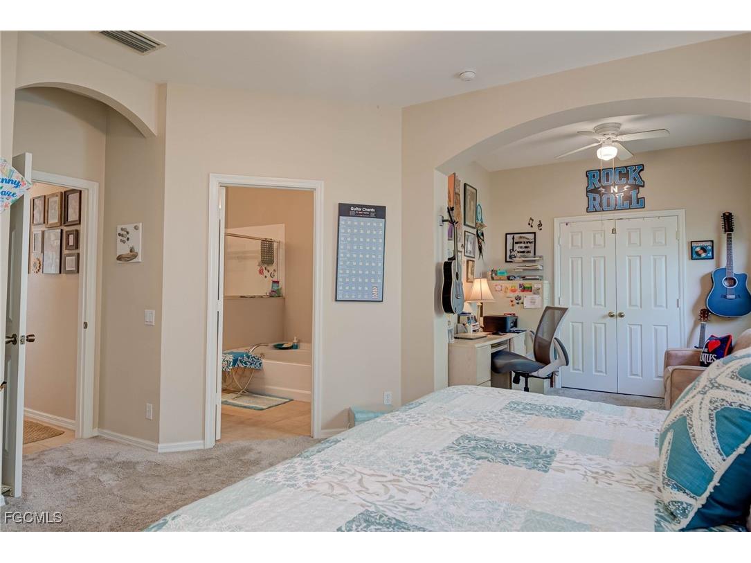 9005 Falcon Pointe Loop Fort Myers FL 33912 2025007311 image15