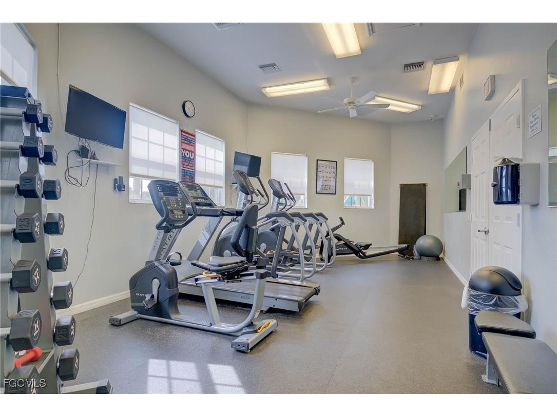 9005 Falcon Pointe Loop Fort Myers FL 33912 2025007311 image34