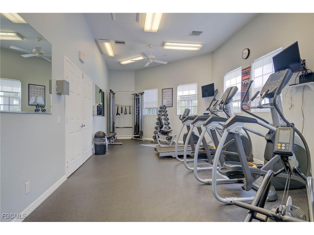 9005 Falcon Pointe Loop Fort Myers FL 33912 2025007311 image35