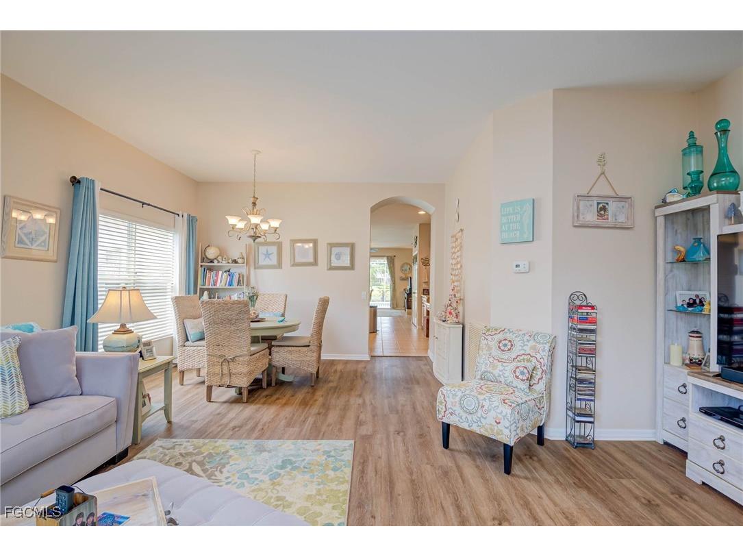 9005 Falcon Pointe Loop Fort Myers FL 33912 2025007311 image4