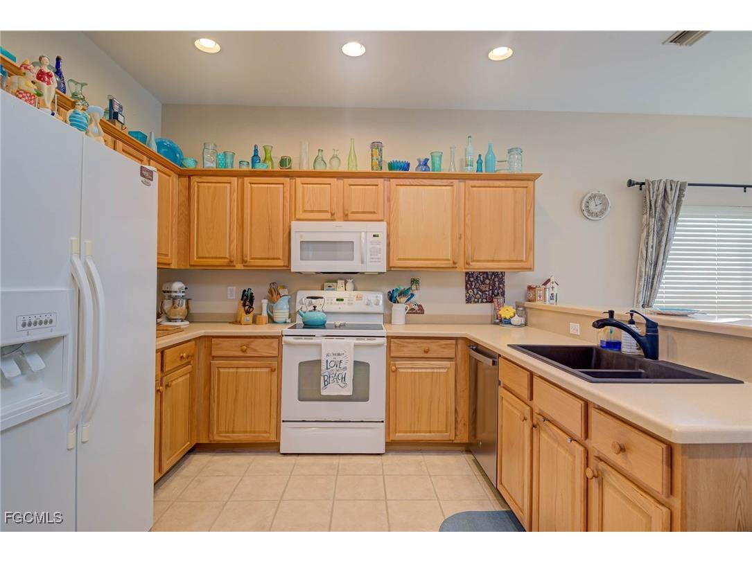 9005 Falcon Pointe Loop Fort Myers FL 33912 2025007311 image7