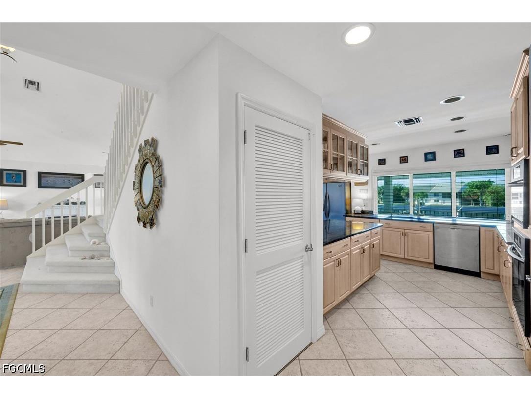 9007 Mockingbird Drive Sanibel FL 33957 2026022970 image32