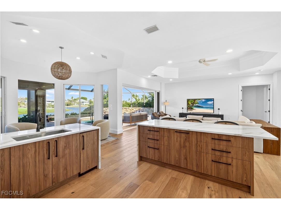 9008 Mockingbird Drive Sanibel FL 33957 2025026436 image12