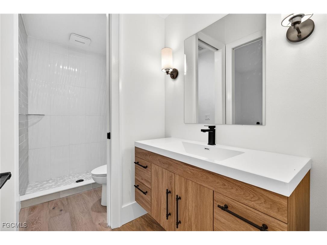 9008 Mockingbird Drive Sanibel FL 33957 2025026436 image24