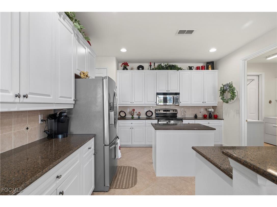 9009 Paseo De Valencia Street Fort Myers FL 33908 2025006310 image14