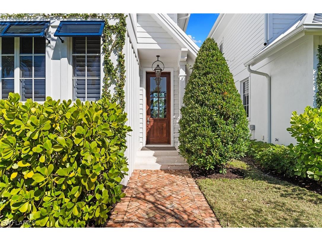 901 10th Avenue S Naples FL 34102 226009201 image2