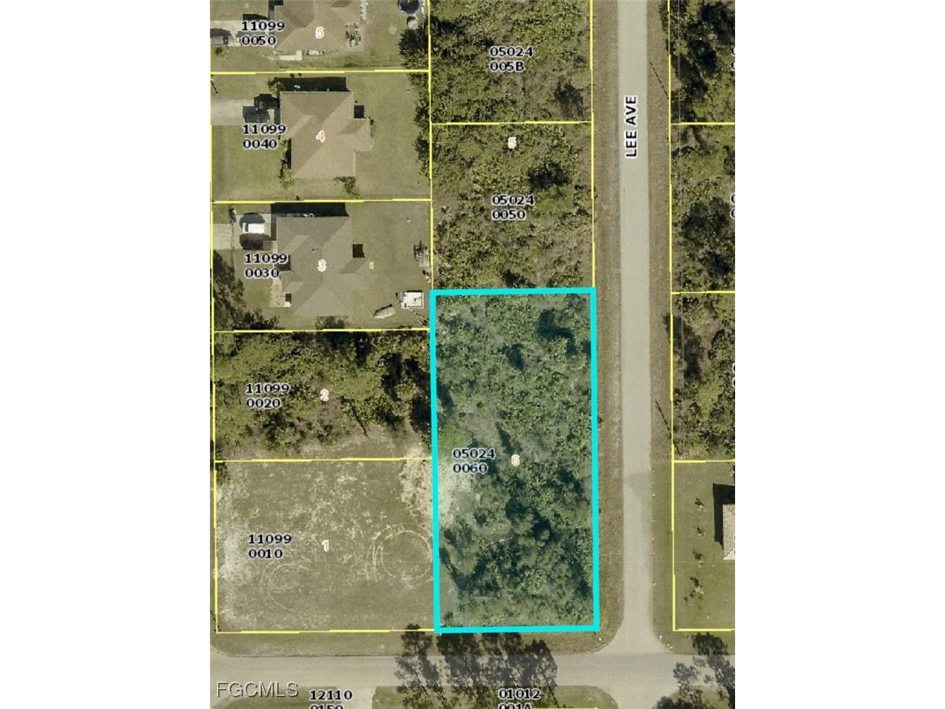 901 Lee Avenue Lehigh Acres FL 33972 2025026330 image1